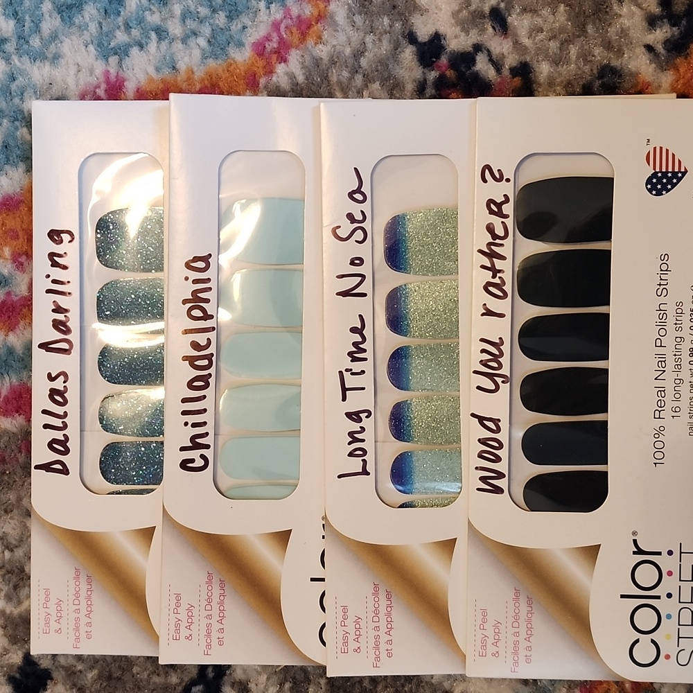 Colorstreet set of 4 nails